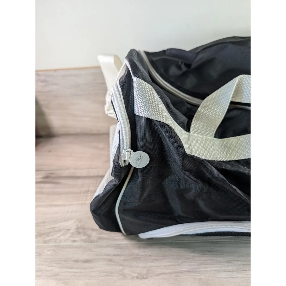 Vintage Speedo Large Swim/Travel/Gym Duffel Bag Retro White / Black  Mesh Pocket